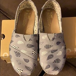 Toms grey canvas rain drop print